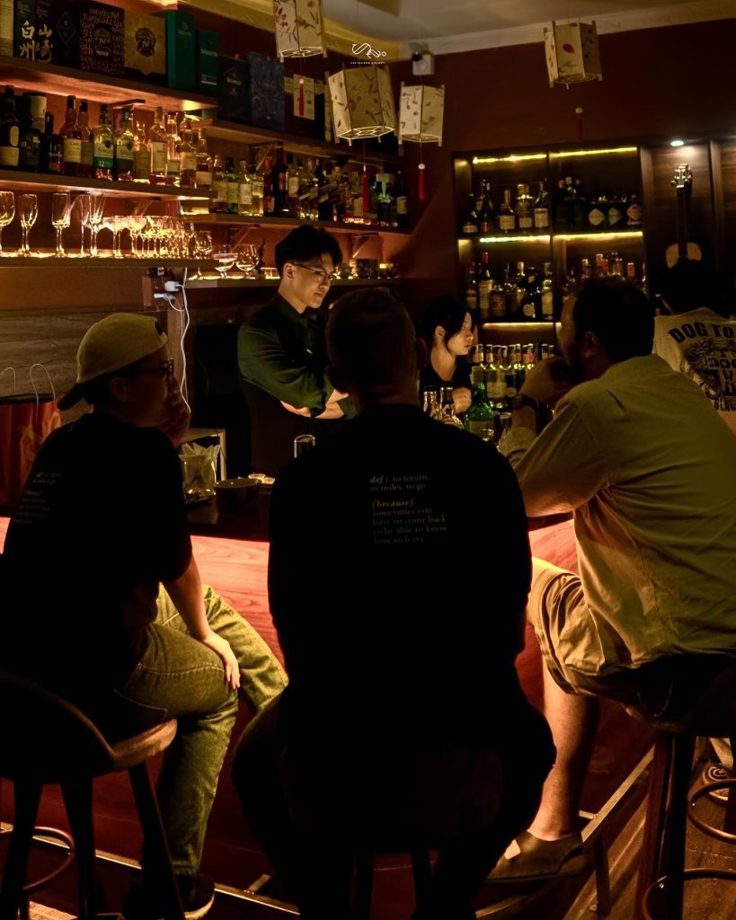 Can You Keep a Secret? - Hidden bar Sài Gòn