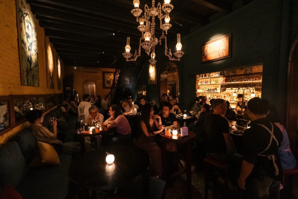 Lost – Drink & Chill - Hidden Bar chill không gian